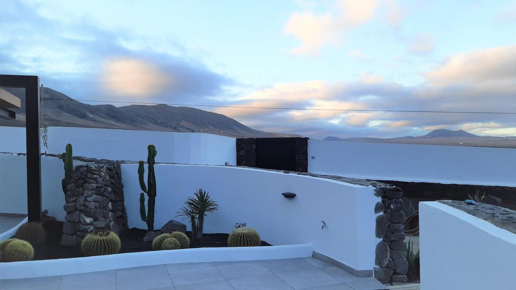 La Belle Vie Villa Famara Bagian luar foto